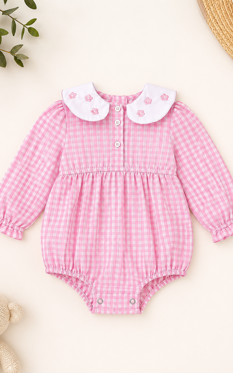 Romper Xadrez Rosa com Gola Princesa Bordada - Imagem 5
